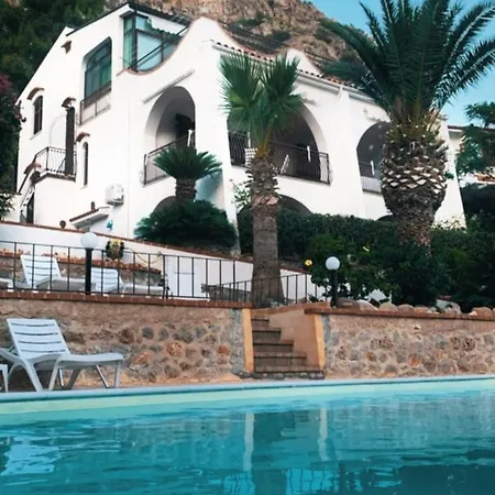 Villa Del Golfo Urio With Swimming Pool Shared By The Two Apartments Santa Flavia Buitenkant foto