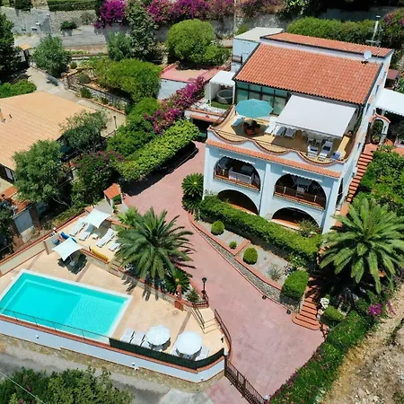 Villa Del Golfo Urio With Swimming Pool Shared By The Two Apartments Santa Flavia Buitenkant foto