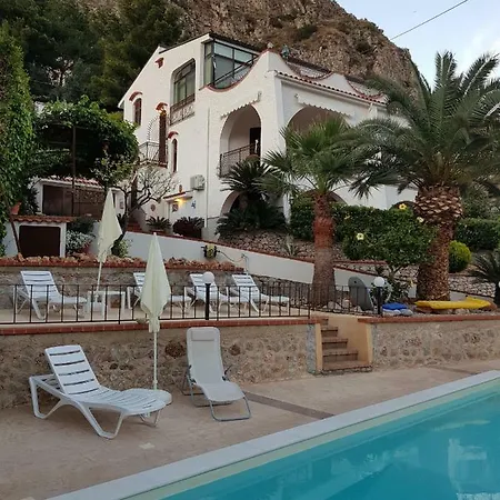 Villa Del Golfo Urio With Swimming Pool Shared By The Two Apartments Santa Flavia Buitenkant foto